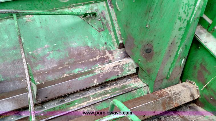 image for item F7834 1994 John Deere 9600 combine