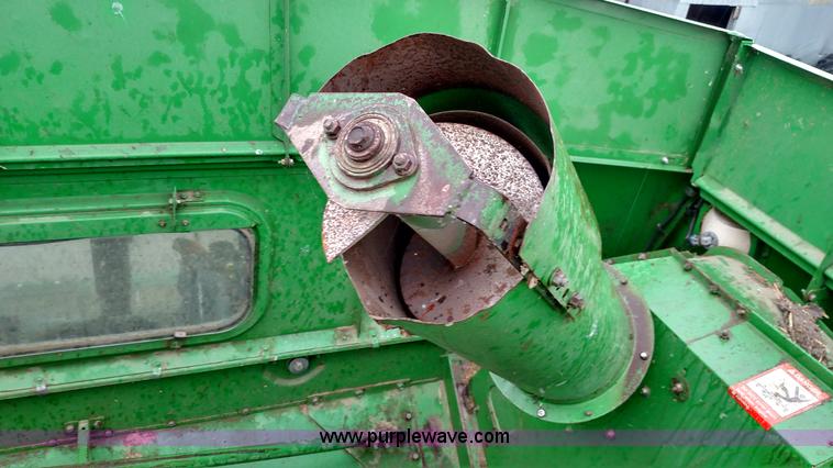 image for item F7834 1994 John Deere 9600 combine