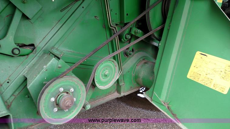 image for item F7834 1994 John Deere 9600 combine