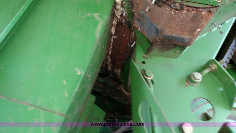 image for item F7834 1994 John Deere 9600 combine