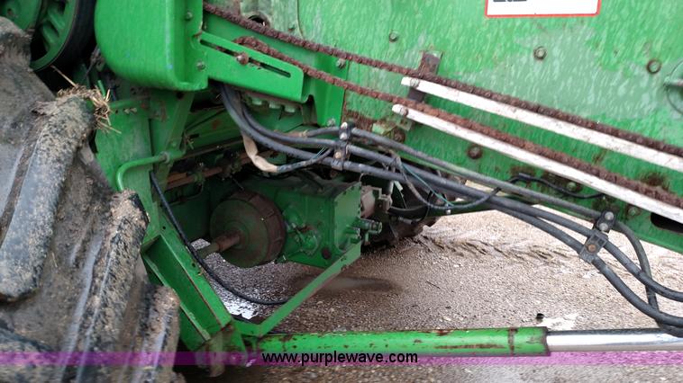 image for item F7834 1994 John Deere 9600 combine