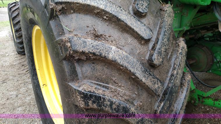 image for item F7834 1994 John Deere 9600 combine