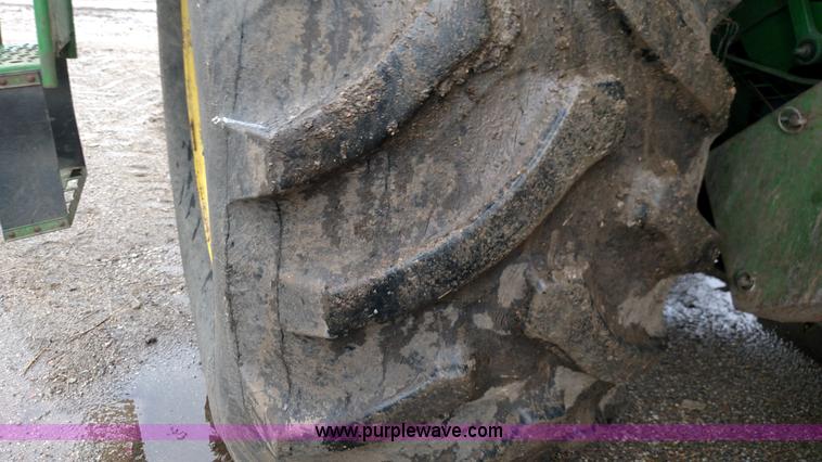 image for item F7834 1994 John Deere 9600 combine