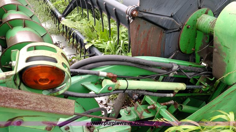 image for item F7837 1991 John Deere 925 platform head