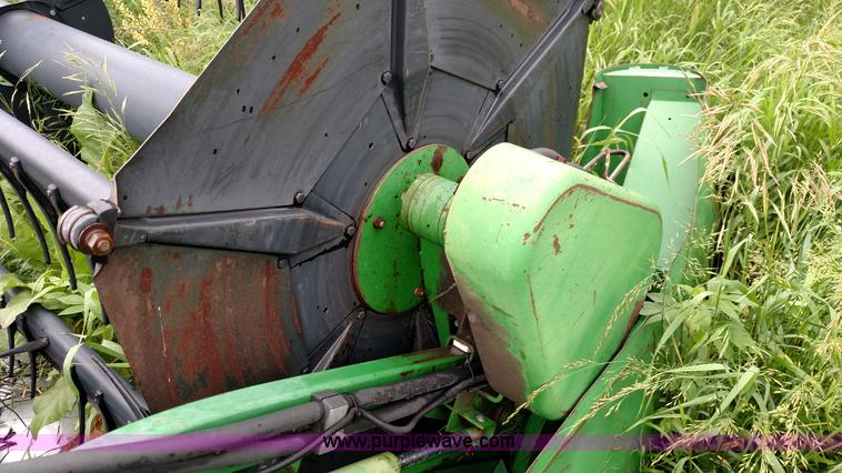 image for item F7837 1991 John Deere 925 platform head