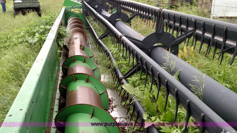 image for item F7837 1991 John Deere 925 platform head