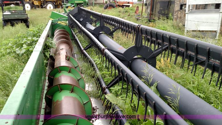 image for item F7837 1991 John Deere 925 platform head