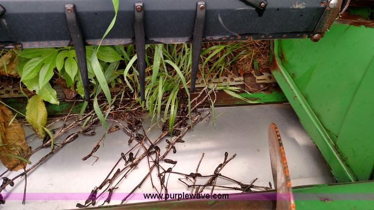 image for item F7837 1991 John Deere 925 platform head