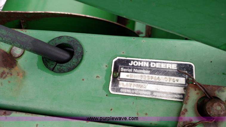 image for item F7837 1991 John Deere 925 platform head