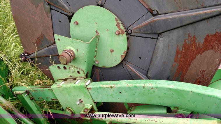 image for item F7837 1991 John Deere 925 platform head