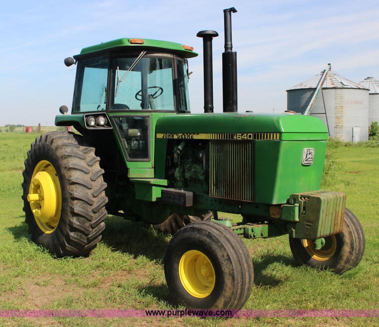 image for item F7839 1979 John Deere 4640 tractor
