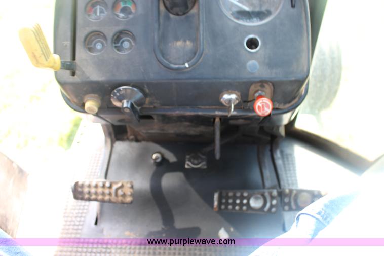 image for item F7839 1979 John Deere 4640 tractor