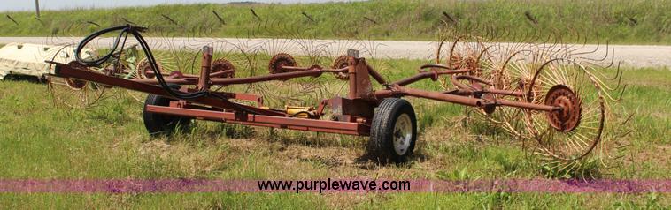 image for item F7841 Sitrex 10 wheel hay rake