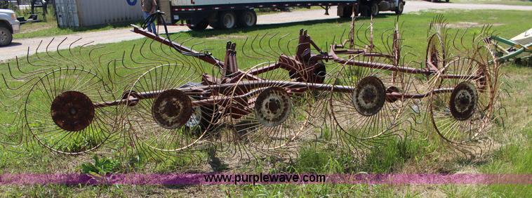 image for item F7841 Sitrex 10 wheel hay rake