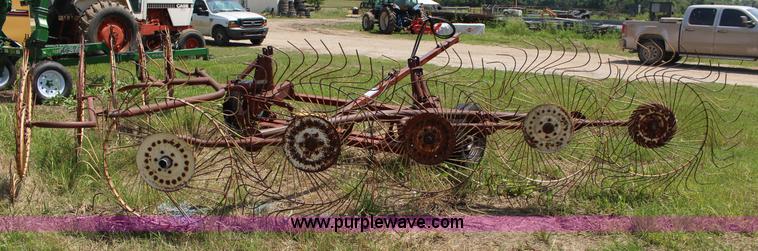 image for item F7841 Sitrex 10 wheel hay rake