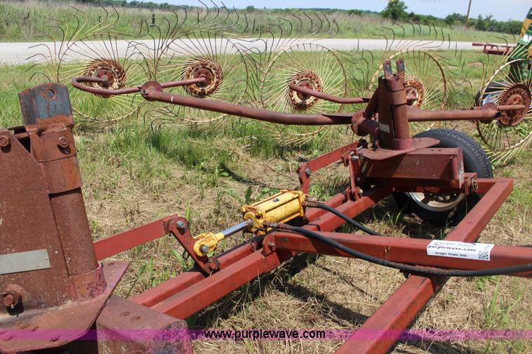 image for item F7841 Sitrex 10 wheel hay rake