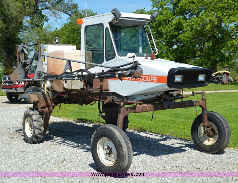 image for item G3578 SpraCoupe 220 self-propelled sprayer