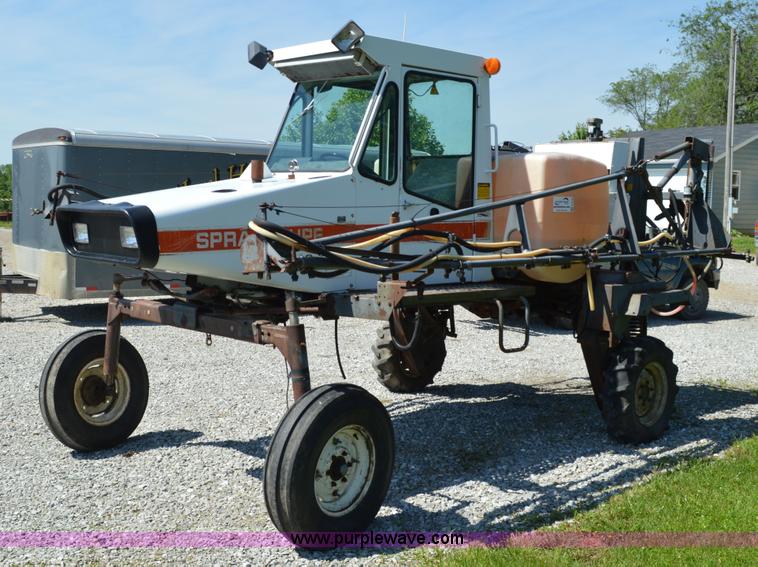 image for item G3578 SpraCoupe 220 self-propelled sprayer