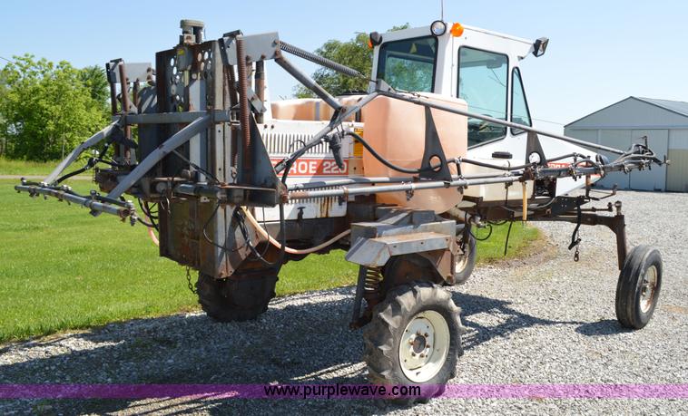 image for item G3578 SpraCoupe 220 self-propelled sprayer