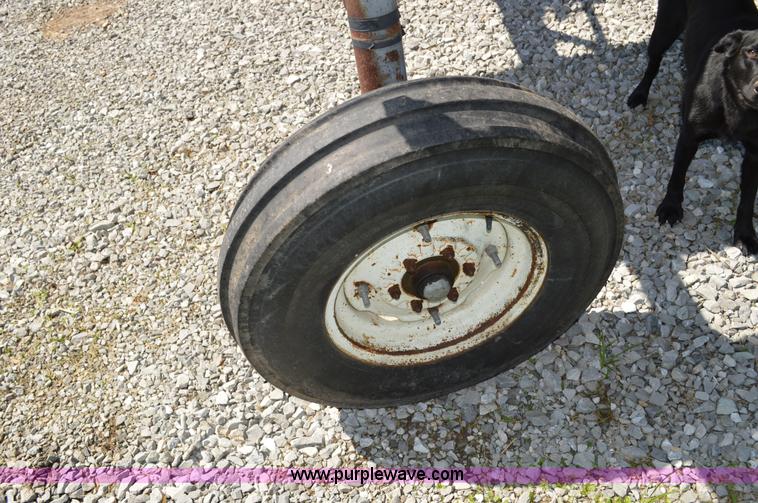 image for item G3578 SpraCoupe 220 self-propelled sprayer