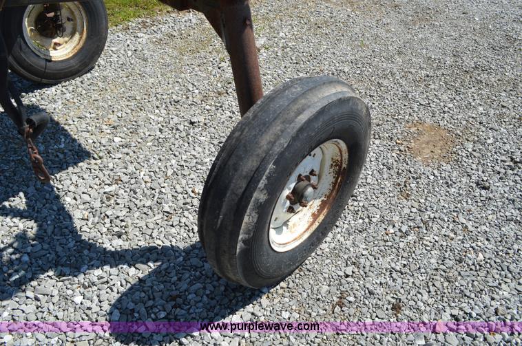 image for item G3578 SpraCoupe 220 self-propelled sprayer