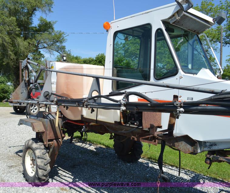 image for item G3578 SpraCoupe 220 self-propelled sprayer