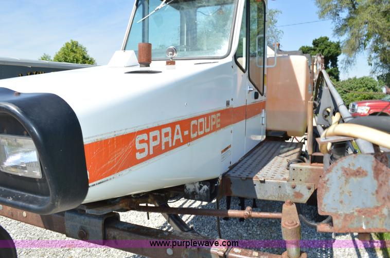 image for item G3578 SpraCoupe 220 self-propelled sprayer