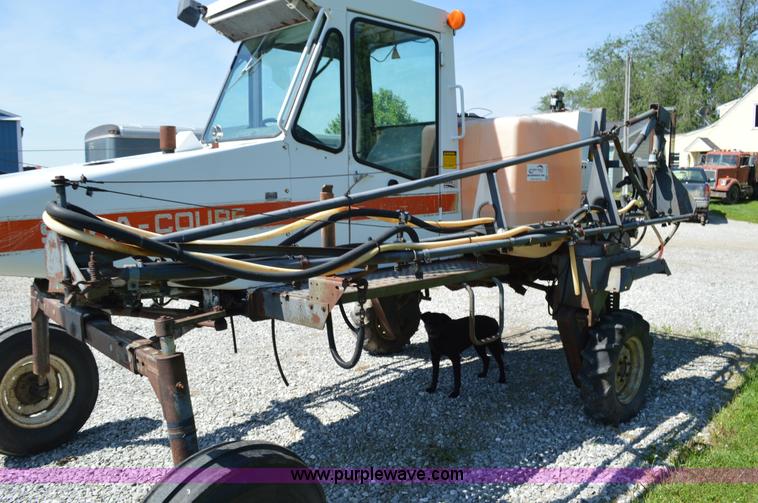image for item G3578 SpraCoupe 220 self-propelled sprayer