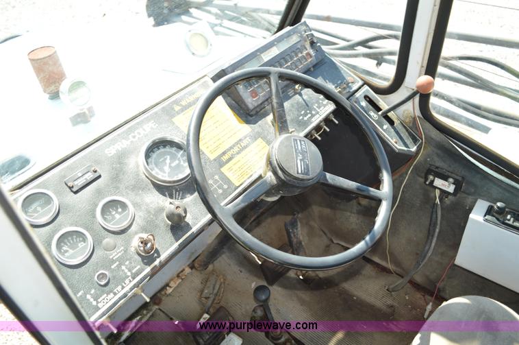 image for item G3578 SpraCoupe 220 self-propelled sprayer