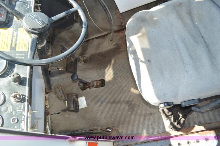 image for item G3578 SpraCoupe 220 self-propelled sprayer