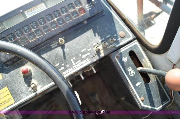 image for item G3578 SpraCoupe 220 self-propelled sprayer