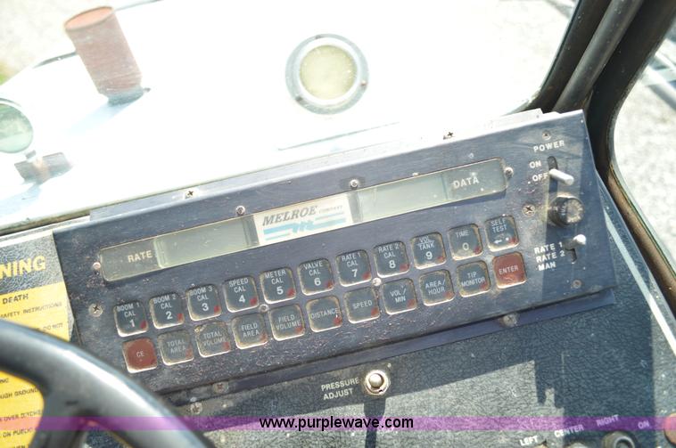 image for item G3578 SpraCoupe 220 self-propelled sprayer