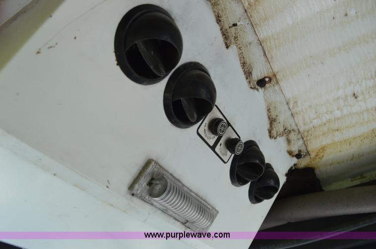 image for item G3578 SpraCoupe 220 self-propelled sprayer