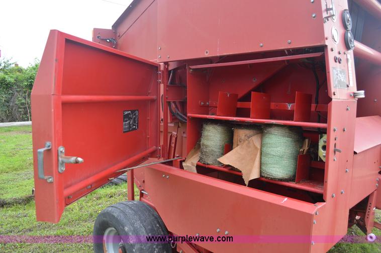image for item G3581 2000 Case IH RS561A round baler
