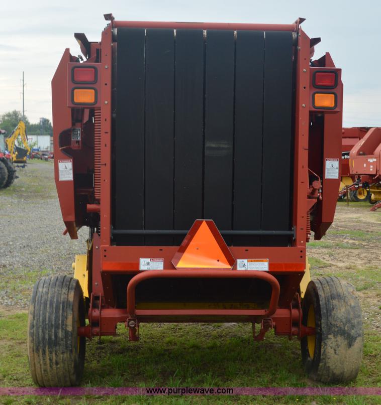 image for item G3582 2004 New Holland BR740 round baler
