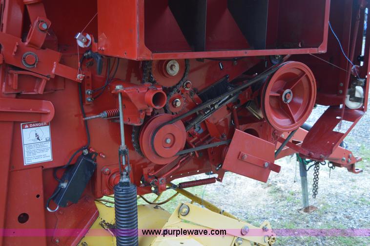 image for item G3582 2004 New Holland BR740 round baler