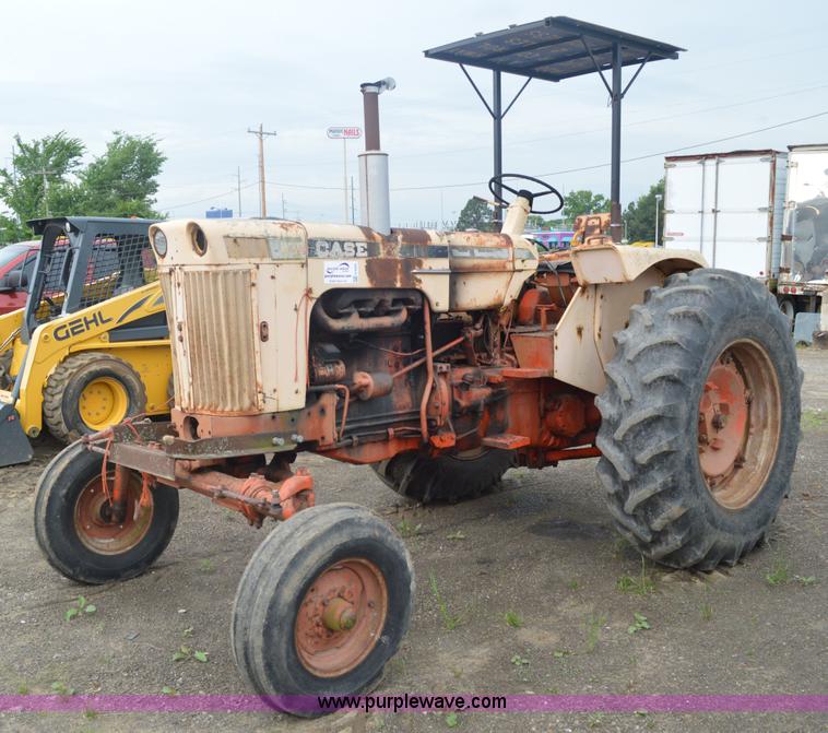 image for item G3583 Case 830 tractor