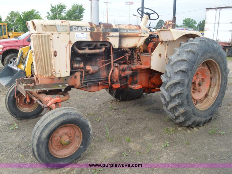 image for item G3583 Case 830 tractor