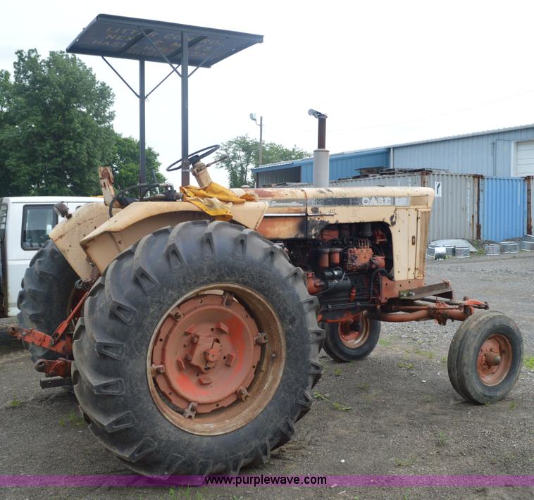 image for item G3583 Case 830 tractor