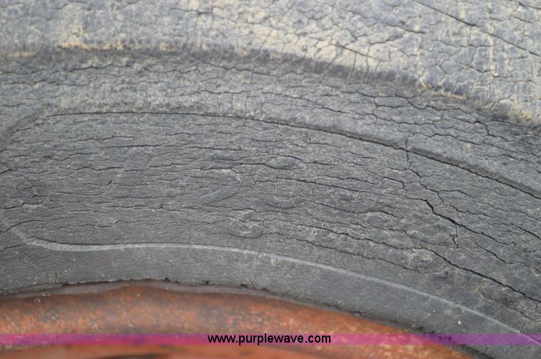 image for item G3583 Case 830 tractor