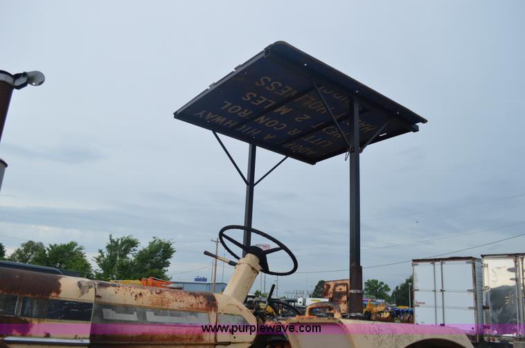 image for item G3583 Case 830 tractor