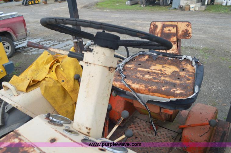 image for item G3583 Case 830 tractor