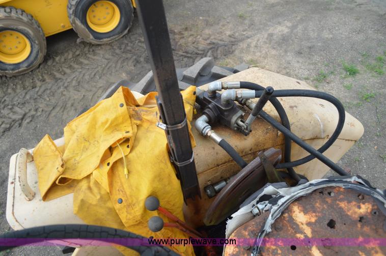 image for item G3583 Case 830 tractor