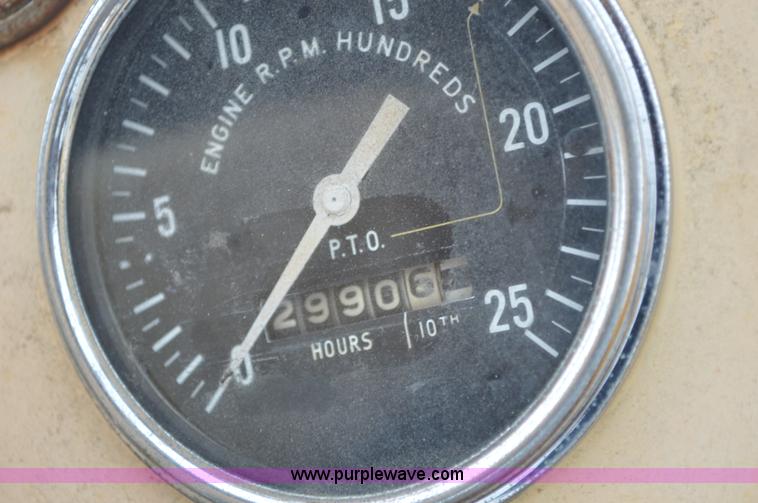 image for item G3583 Case 830 tractor