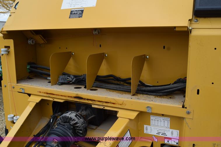 image for item H5072 2011 Vermeer 664 round baler
