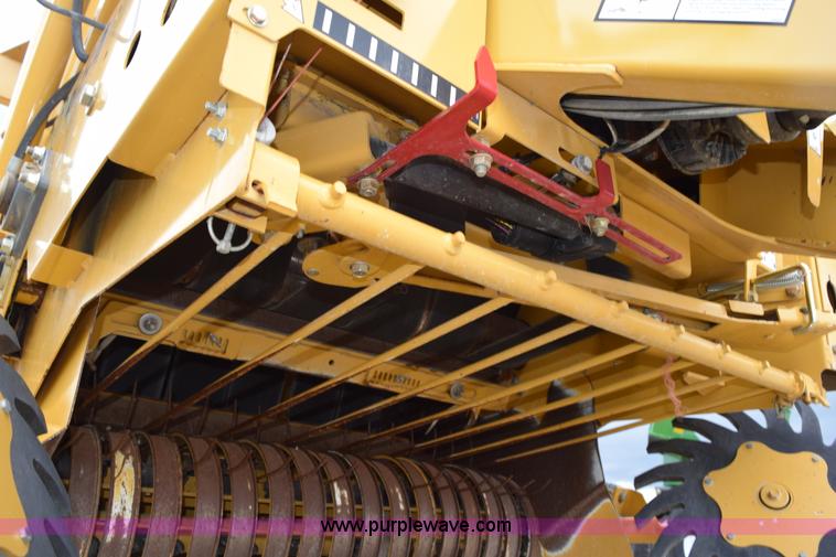 image for item H5072 2011 Vermeer 664 round baler