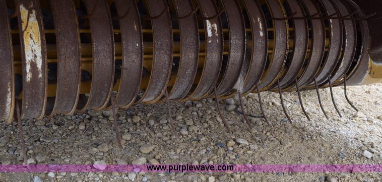 image for item H5072 2011 Vermeer 664 round baler