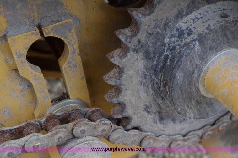 image for item H5072 2011 Vermeer 664 round baler