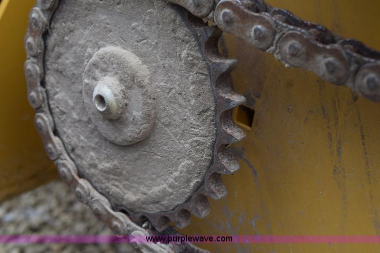 image for item H5072 2011 Vermeer 664 round baler