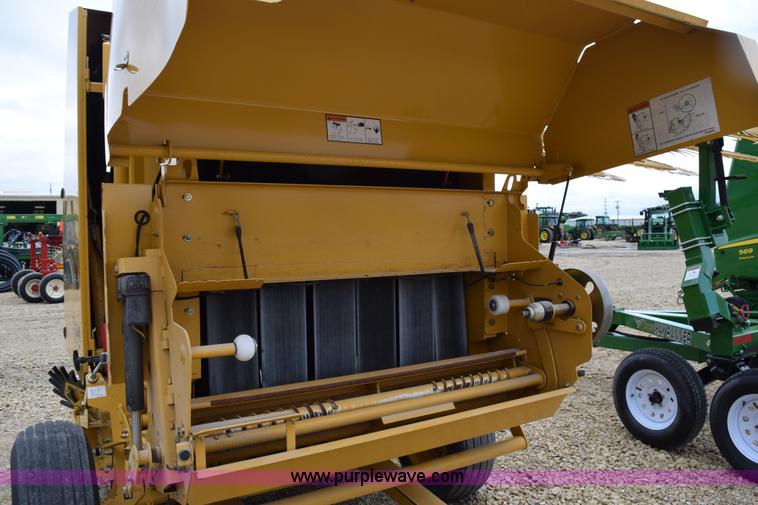 image for item H5072 2011 Vermeer 664 round baler